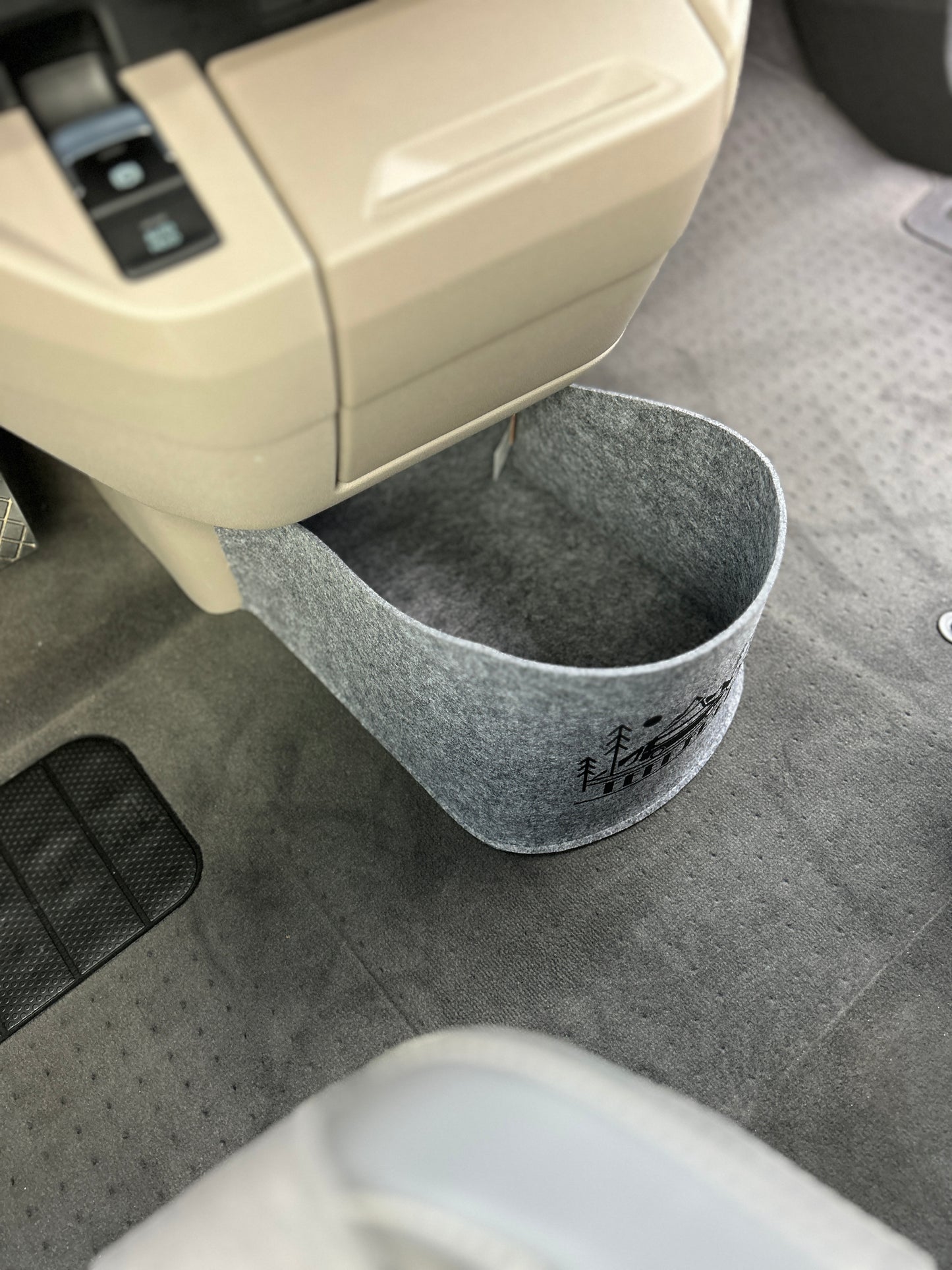 VW T7 Bulli Cockpit Filztasche in Dunkelgrau für California Beach, Coast, Multivan >> Aufbewahrung für vieles "NEU" (Kopie)